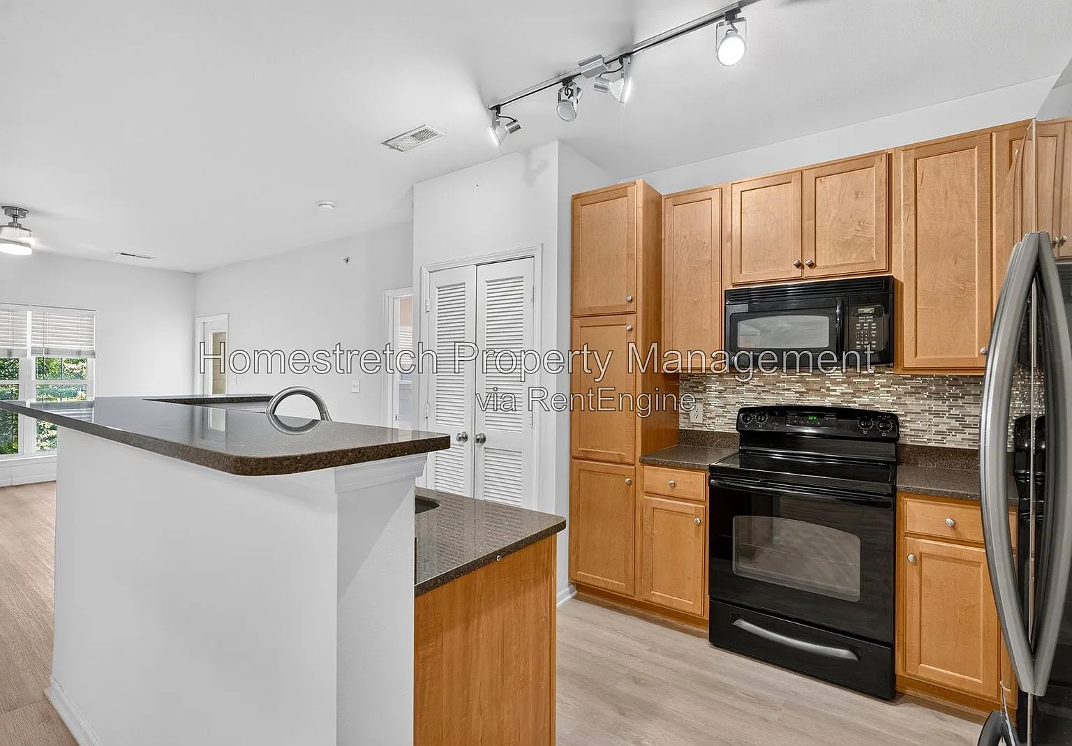 2 bed, 2.0 bath, 1127 sqft, $900 — Photo 3