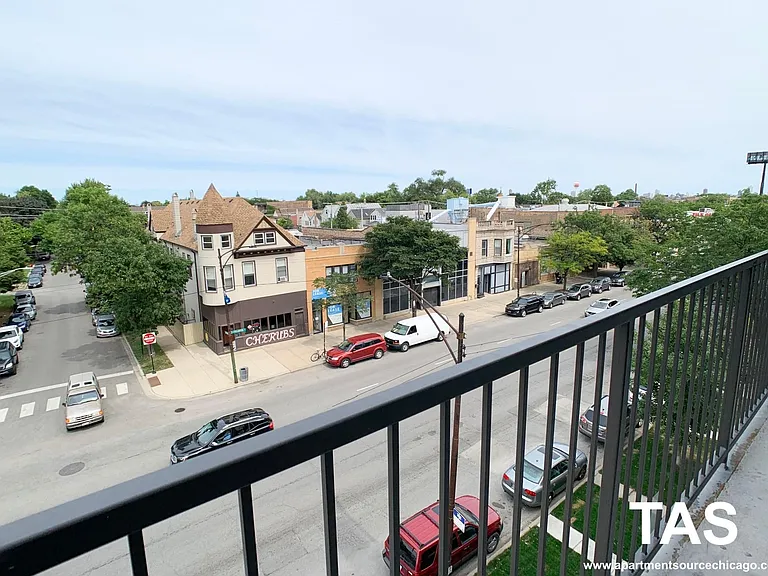 2535 W Fullerton Ave #506 — Photo 8