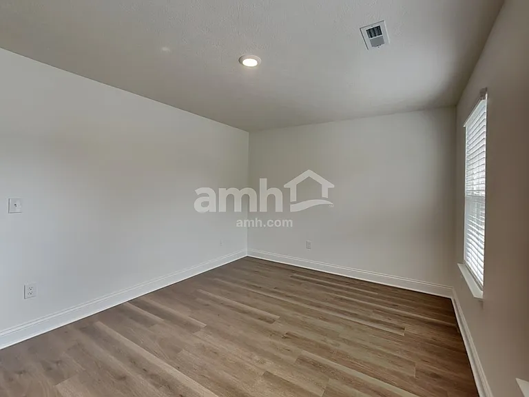 318 Hill St — Photo 15