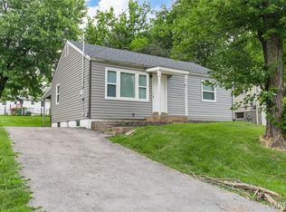 36 Bascom Dr, Saint Louis, MO 63135