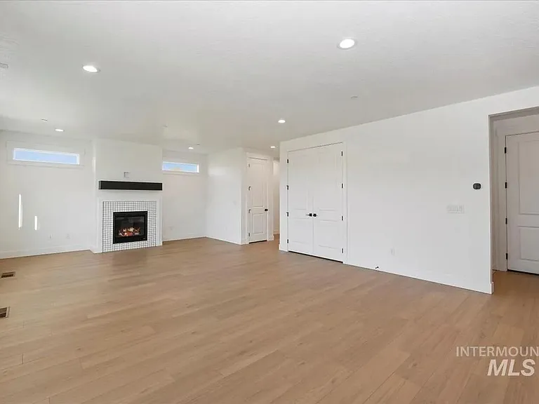 388 Hidden Mill Ct — Photo 3