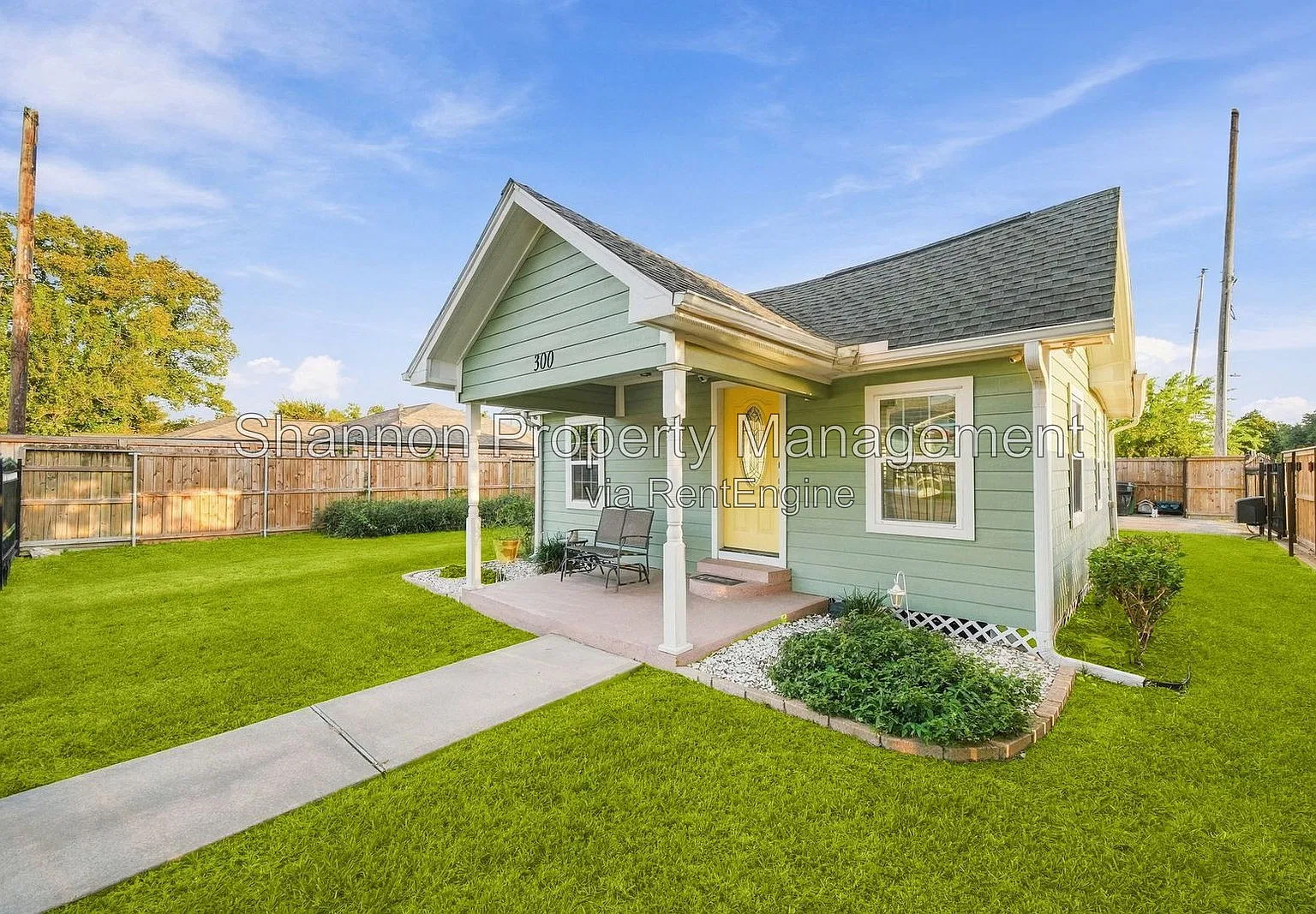 2 bed, 1.0 bath, 720 sqft, $1,700 — Photo 3