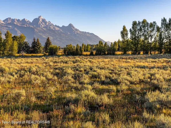Huckleberry Dr, Jackson, WY 83001