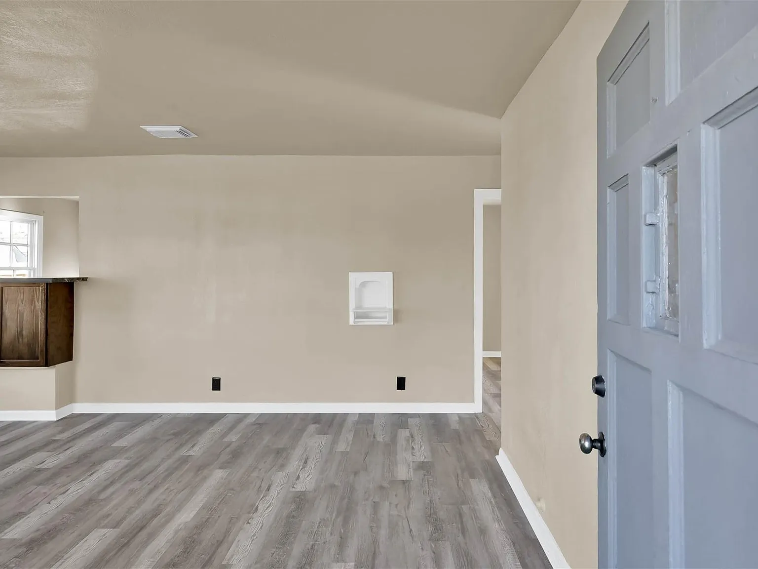 3 bed, 1.0 bath, 851 sqft, $1,550 — Photo 4