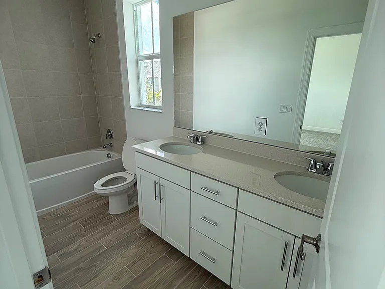 Full Bathroom on the 2nd floor