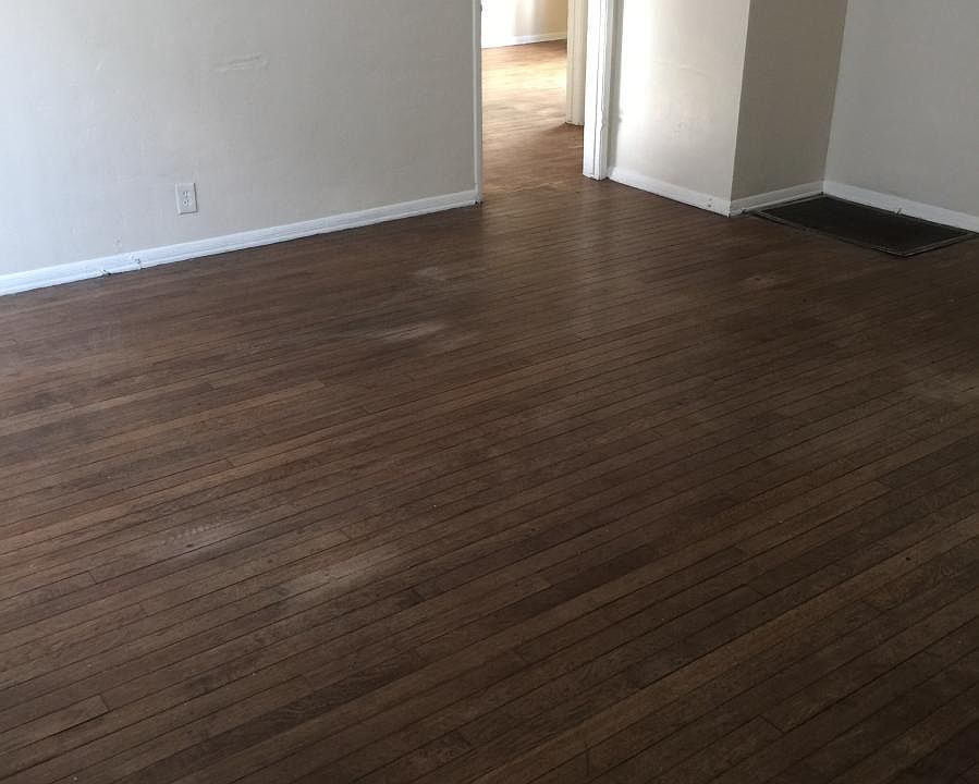 2nd image of 1910 Chestnut Ave APT 1