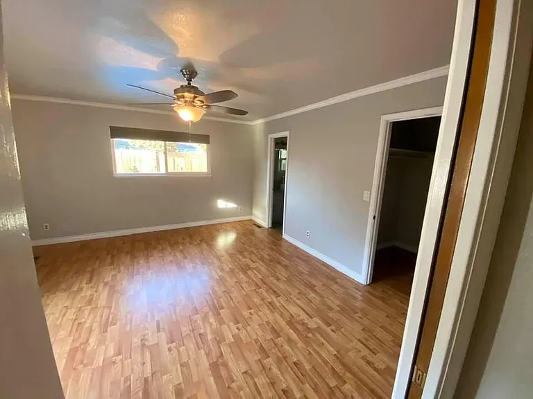 801 Runyan Dr — Photo 9