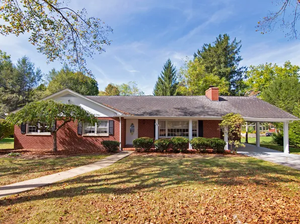 385 Echols Ln, Lewisburg, WV 24901