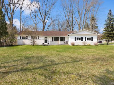 5837 Lakeshore Rd, Fort Gratiot, MI, 48059