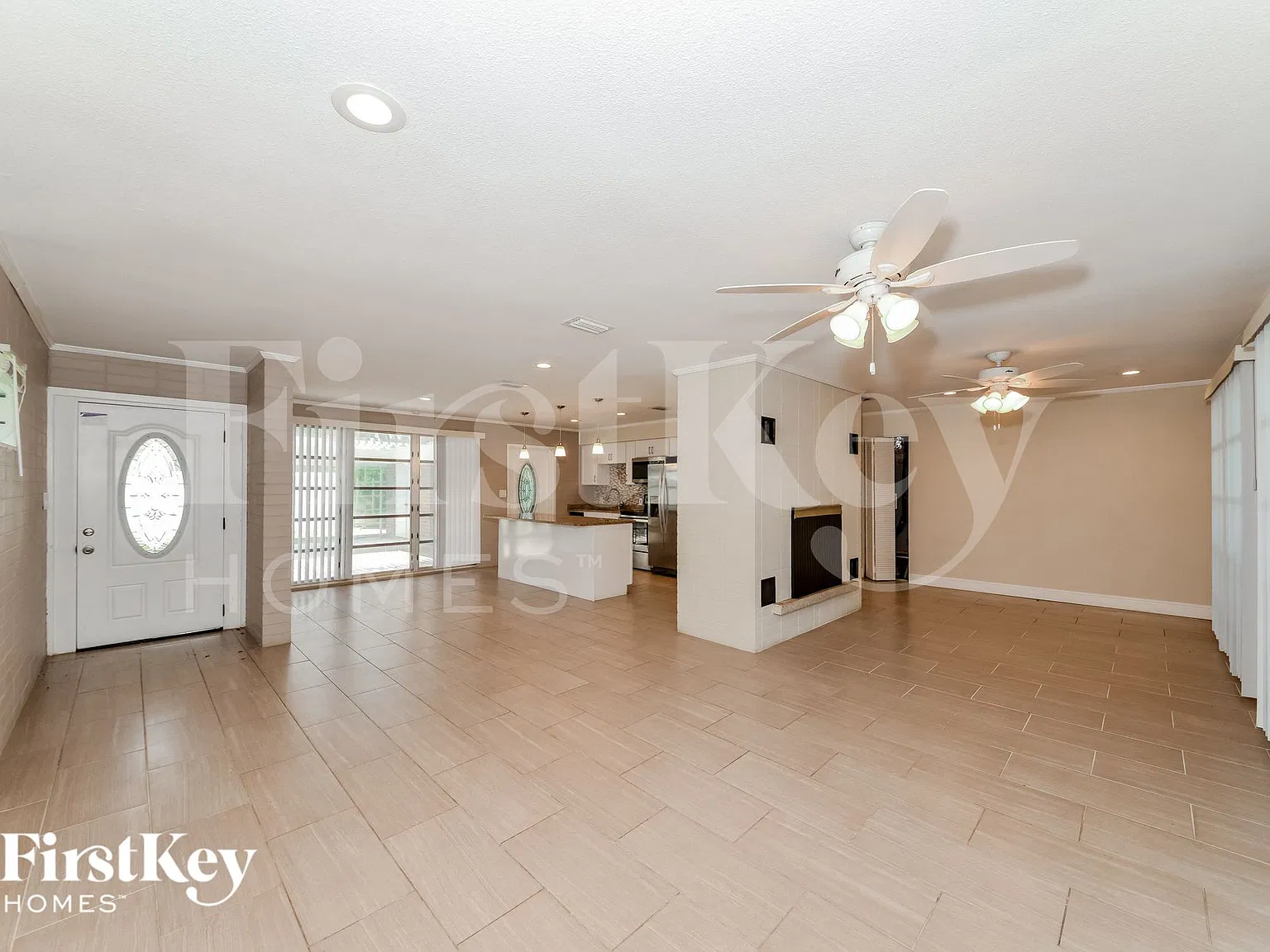 3 bed, 2.0 bath, 1531 sqft, $2,860 — Photo 2