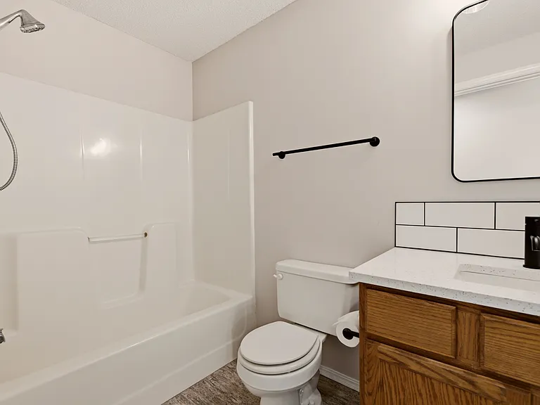 1428 N Rawhide St — Photo 3