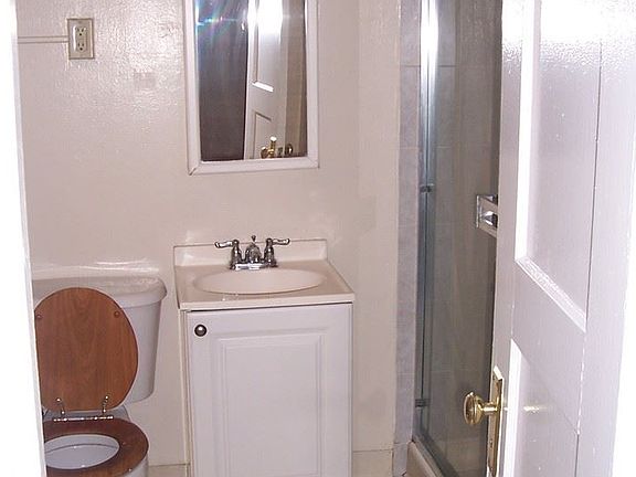 5th image of 475 Page St APT A