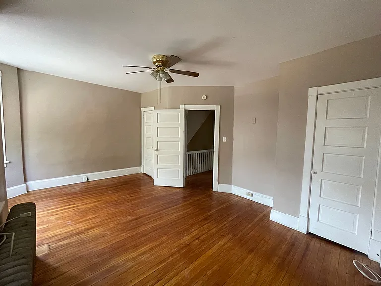 2322 Penn St — Photo 15
