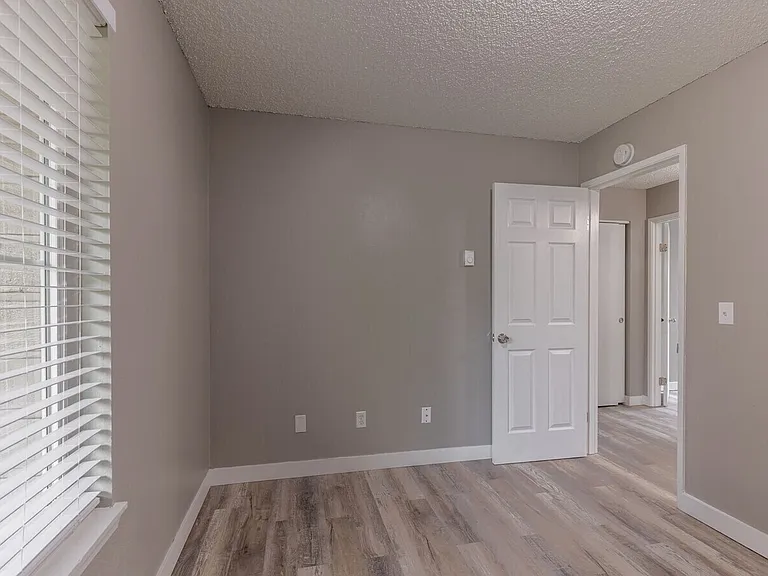 249-Nola Place Apartments — Photo 46
