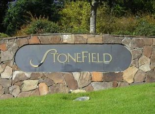 2064 Stonefield Ln, Santa Rosa, CA 95403