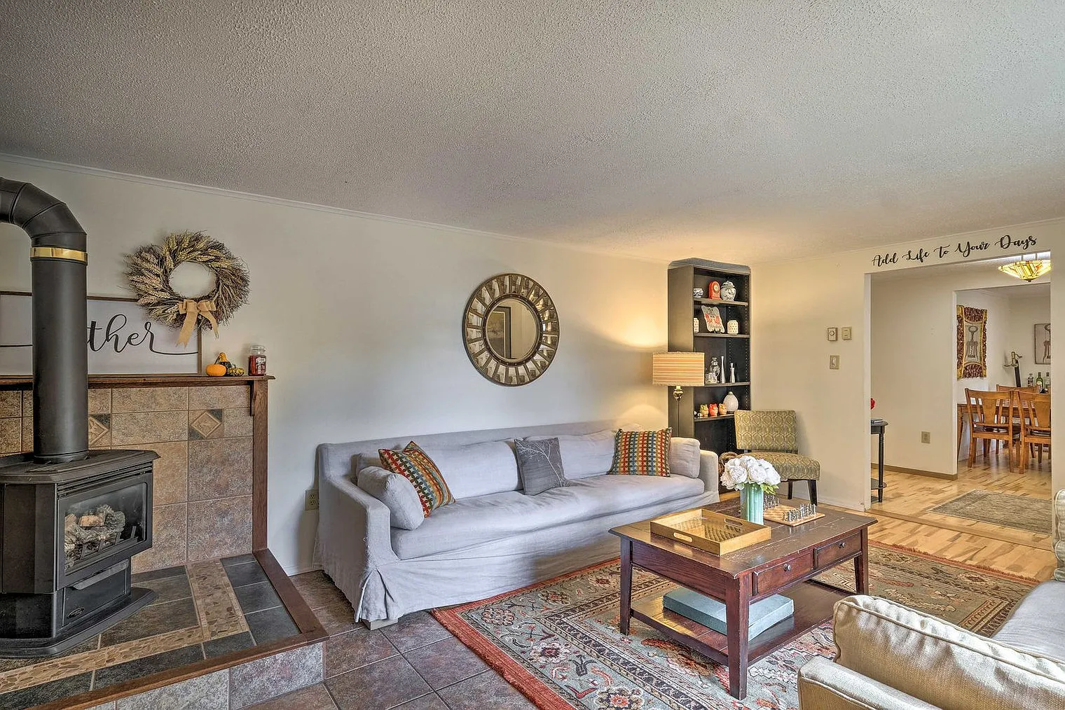 3 bed, 2.0 bath, 1345 sqft, $3,964 — Photo 2