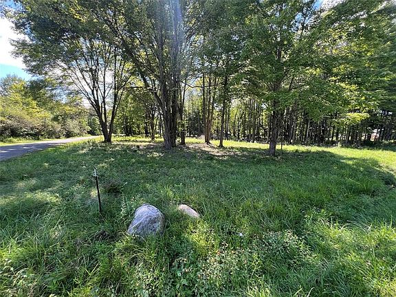 3rd image of 2369 Leach Rd