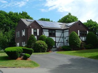 18 Cricklewood Dr, Stoneham, MA 02180