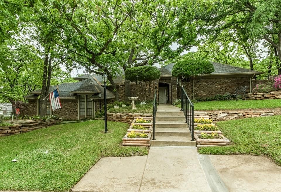 1st image of 403 Rockgate Ct