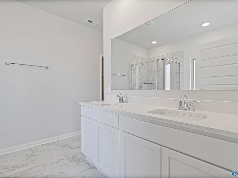 210 Osceola Cir — Photo 11