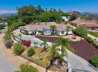 675 Rolling Hills Rd, Vista, CA 92081