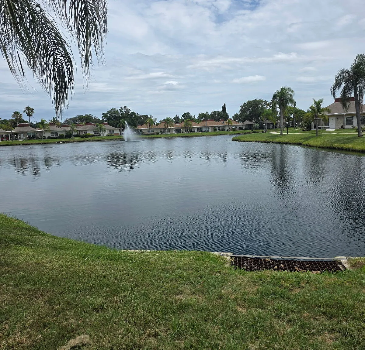 2 bed, 1.0 bath, 825 sqft, $1,400 — Photo 2