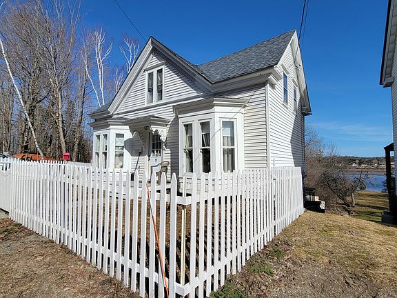 2nd image of 900 Main Street