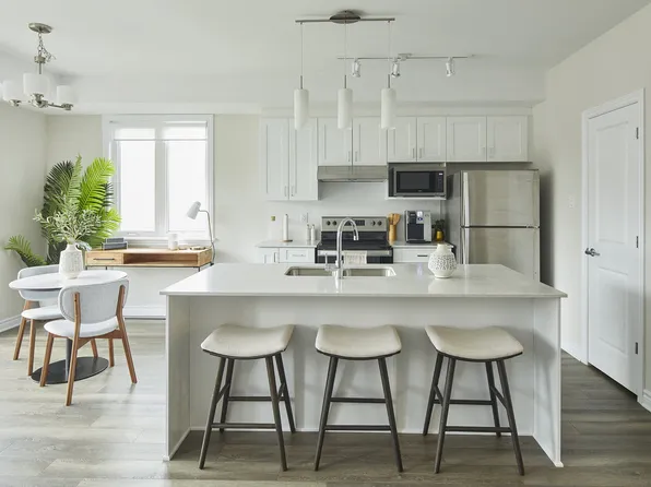 Coventry @ St. Laurent, 60 Stately Point, Ottawa, ON K1K 4Z6