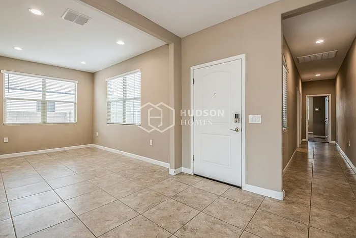 30151 W Clarendon Ave — Photo 5