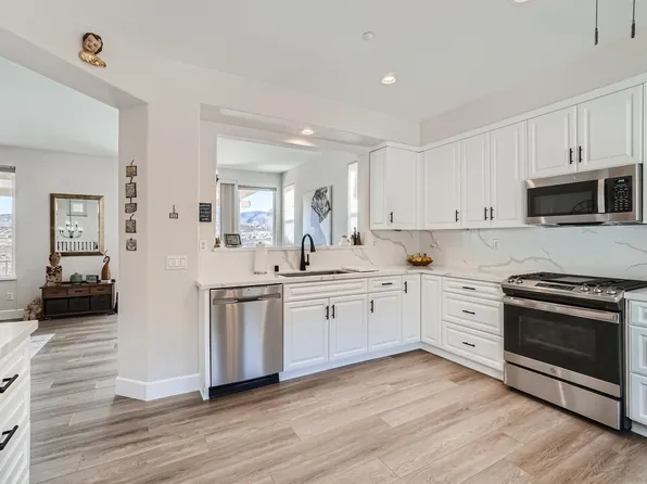 1875 Fabled Waters Dr, Spring Valley, CA 91977