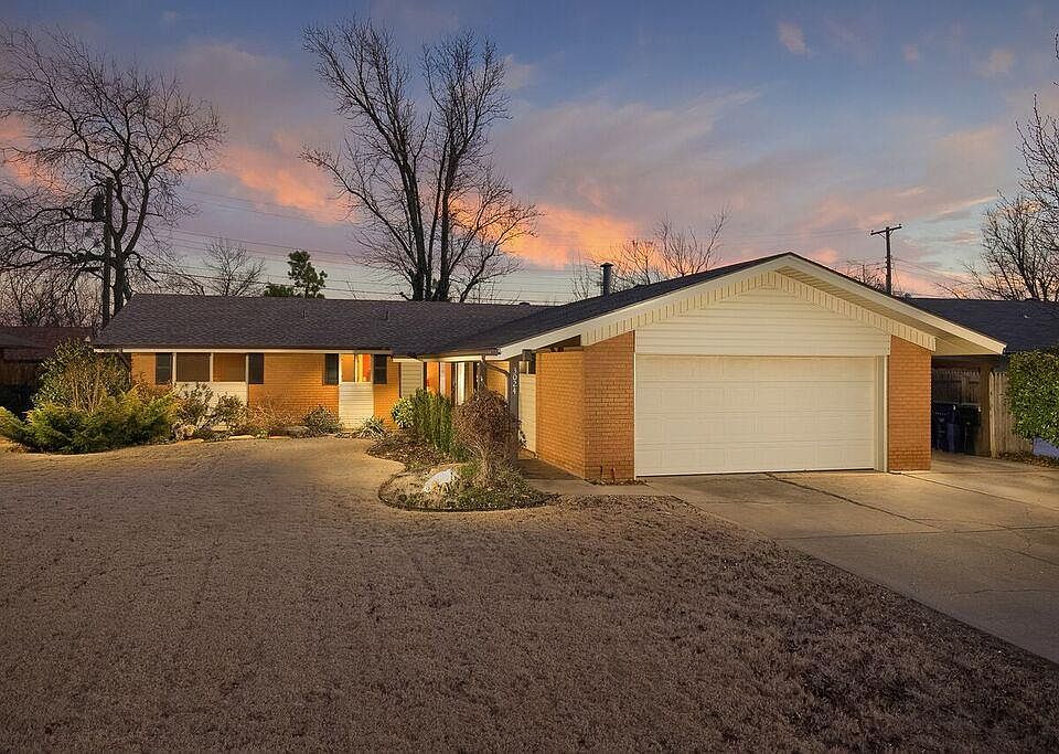 1st image of 3024 Chaucer Dr