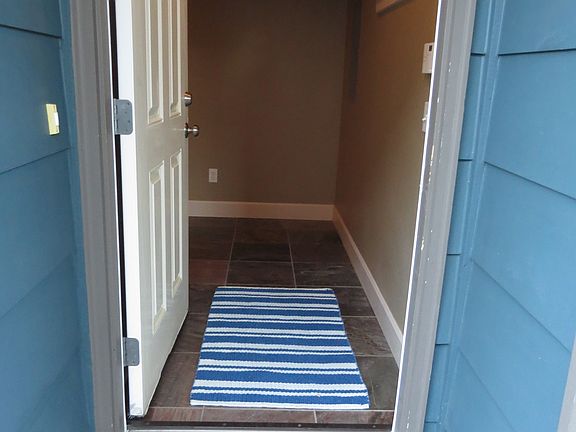 4th image of 2516 E Denny Way #4
