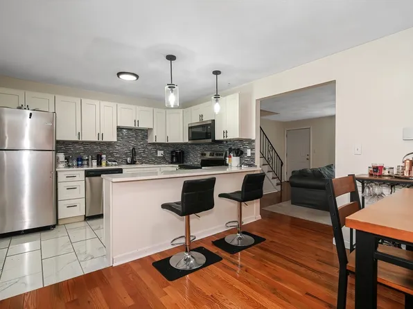 207 Samoset St APT At2, Plymouth, MA 02360