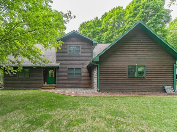 2145 Pinewood Dr, Eagle River, WI 54521