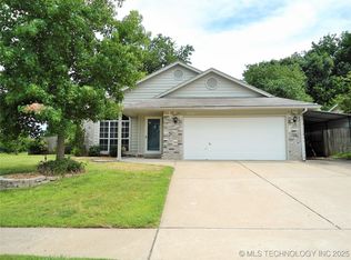 2201 W Quinton St, Broken Arrow, OK 74011