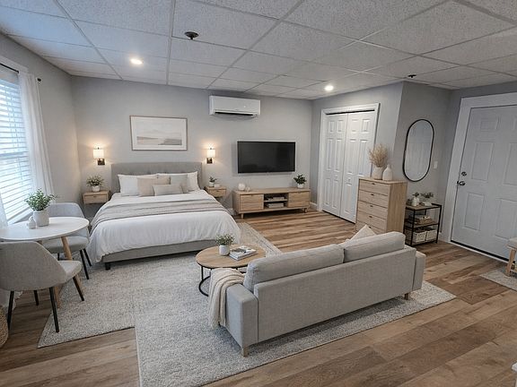 3rd image of 36 Chandler St #201