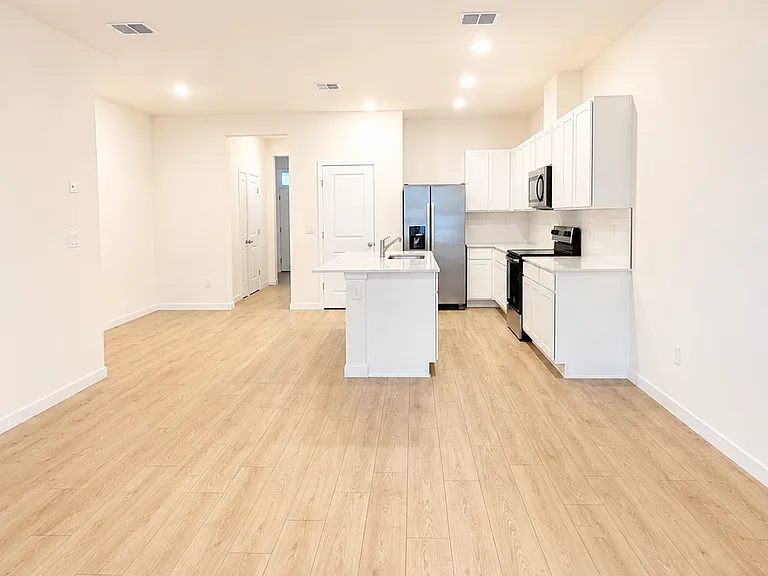 3396 Chroma St — Photo 2