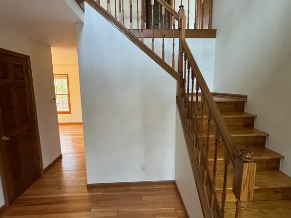 (undisclosed Address), Utica, IL 61373