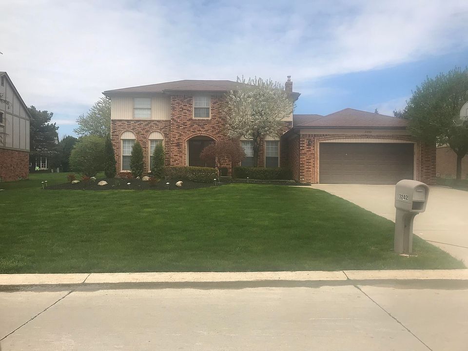 1st image of 3242 Salem Dr