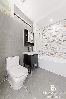 5th image of 887 Lexington Ave #3F