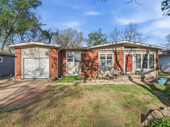 415 S Westview Dr, Derby, KS 67037