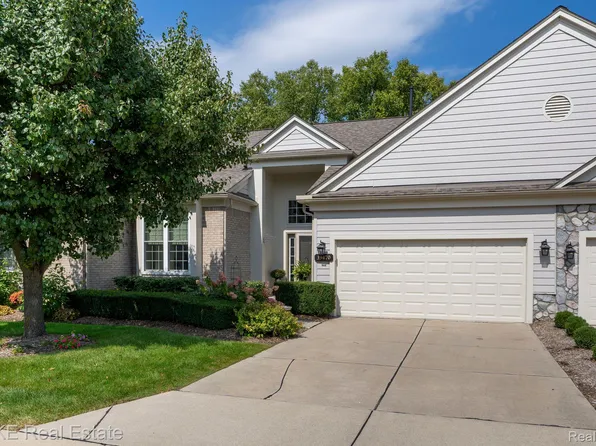 39470 Champion Ct, Northville, MI 48168
