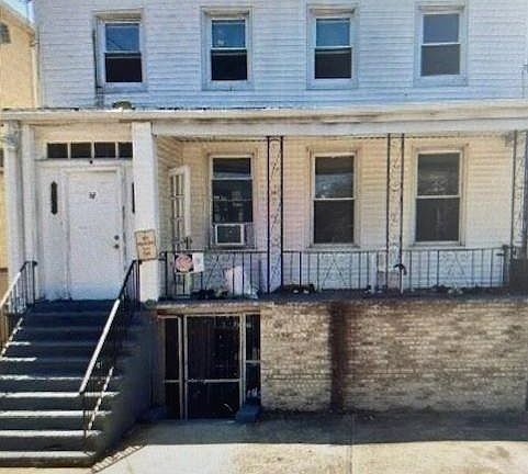 5th image of 17 Beach St Floor 2