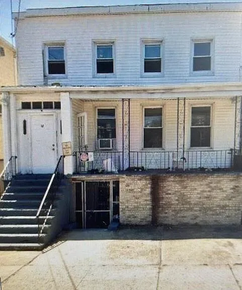 17 Beach St #2 — Photo 5