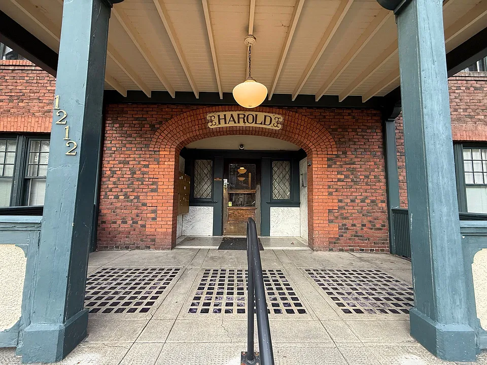Historic Harold Apartments on Lower South Hill!