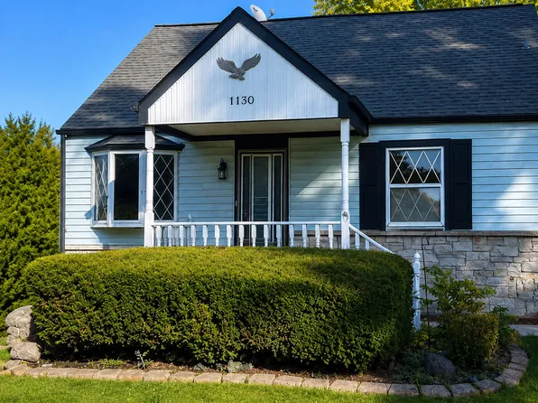 1130 Adelmann Ave, Brookfield, WI 53045