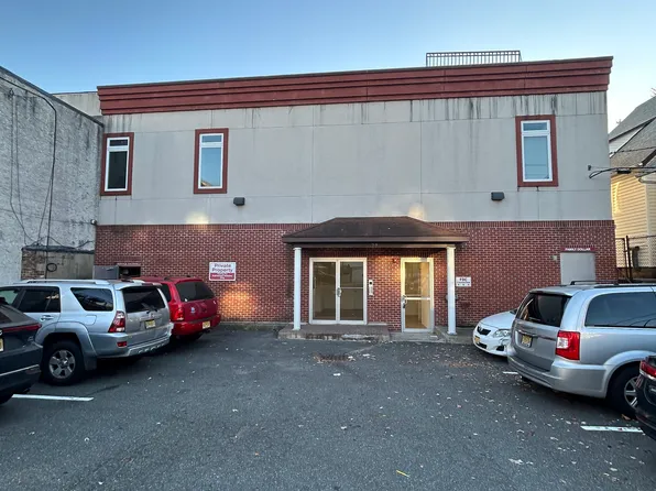 577 Broadway APT 7, Bayonne, NJ 07002