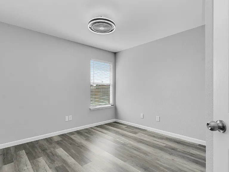 7321 Grass Valley Trl — Photo 25