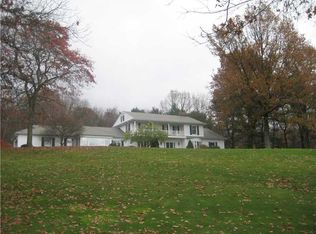 4 Foxwood Dr, Pittsburgh, PA