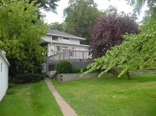 2512 N Shore Dr, Delavan, WI 53115